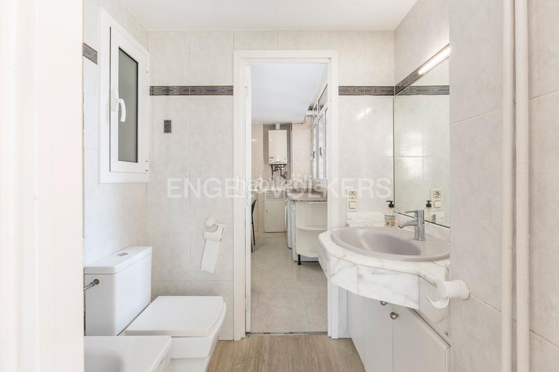 Foto 91363a48-034f-464f-837d-3305daaf33d0. Apartament amb calefacció aparcament a L´Antiga Esquerra de l´Eixample Barcelona