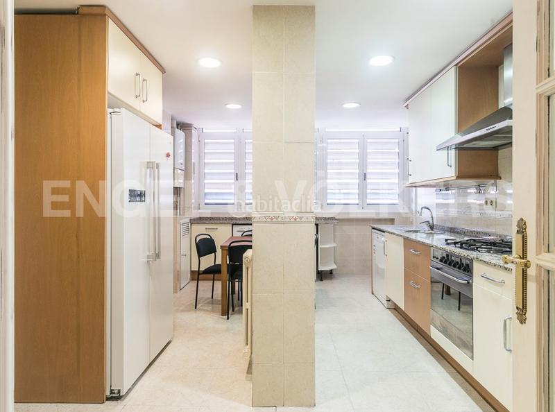 Foto b778cb22-9d33-4036-91b7-5d8889166dd0. Apartament amb calefacció aparcament a L´Antiga Esquerra de l´Eixample Barcelona