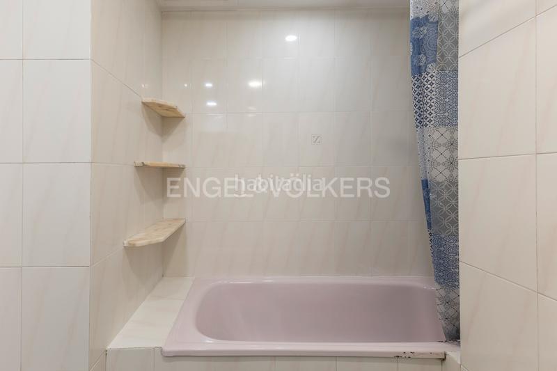 Foto cf9fd3cf-7fc2-402b-b504-e870e1a4b591. Apartament amb calefacció aparcament a L´Antiga Esquerra de l´Eixample Barcelona