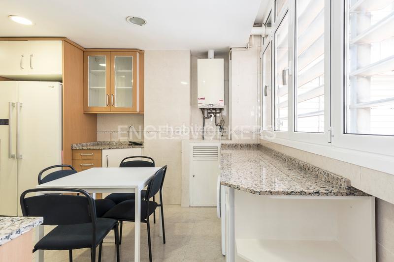 Foto d311b81a-8048-491e-ab3d-021902dd2a67. Apartament amb calefacció aparcament a L´Antiga Esquerra de l´Eixample Barcelona