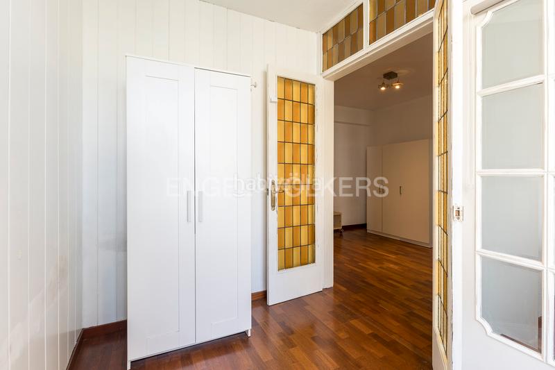 Foto dc34580e-4561-431d-bed3-6ca3368fc272. Apartament amb calefacció aparcament a L´Antiga Esquerra de l´Eixample Barcelona