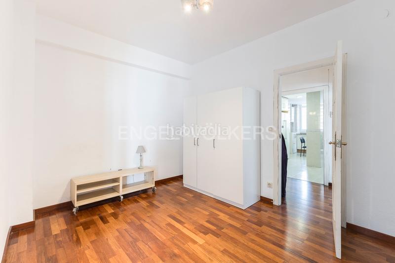 Foto e437b41f-10e2-4f41-b640-72a8b3b90ad4. Apartament amb calefacció aparcament a L´Antiga Esquerra de l´Eixample Barcelona