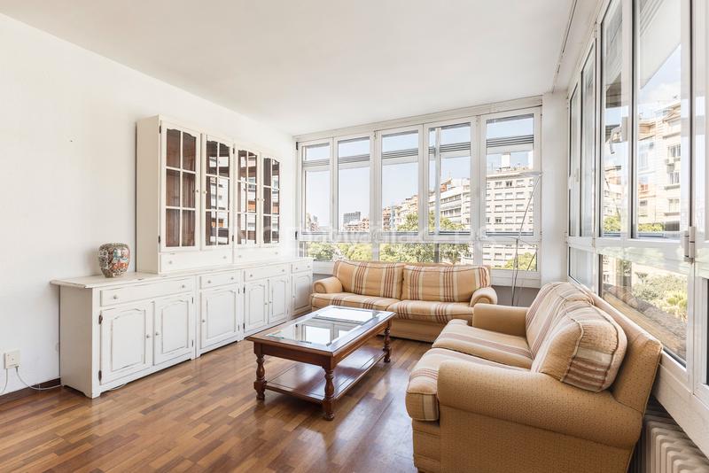Foto faacf421-e702-4421-add9-70c6cffb7781. Apartament amb calefacció aparcament a L´Antiga Esquerra de l´Eixample Barcelona