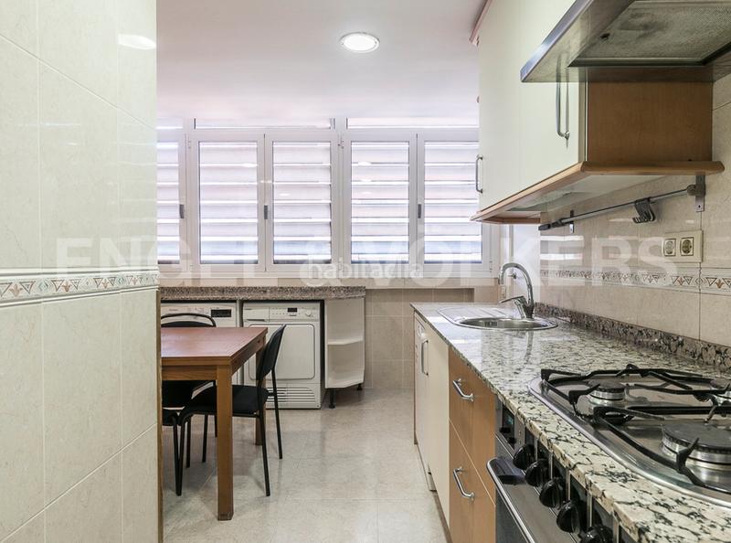 Foto fda81ee9-b882-4fc2-ac23-e4e0e2457e1c. Apartament amb calefacció aparcament a L´Antiga Esquerra de l´Eixample Barcelona
