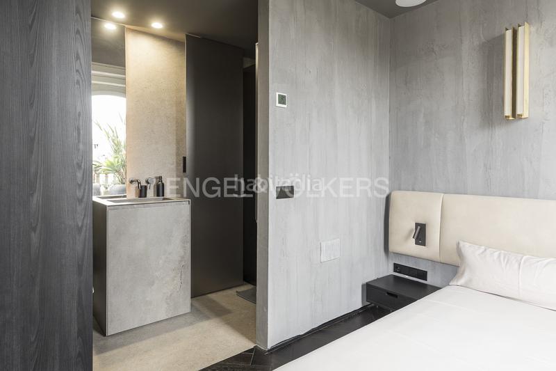 Foto 1345c040-812a-4e71-9f90-c79afed68746. Alquiler apartamento ático temporal de diseño con vistas panorámicas a en Barcelona