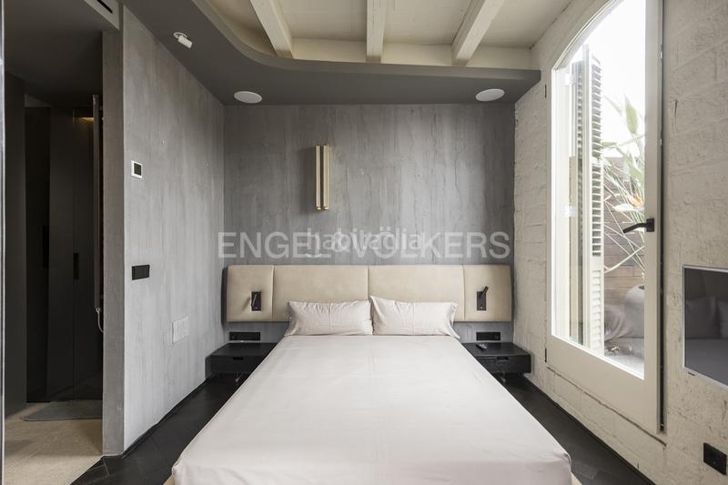 Foto 377a1757-8c72-4b74-95f4-ad2cb0a40d21. Alquiler apartamento ático temporal de diseño con vistas panorámicas a en Barcelona
