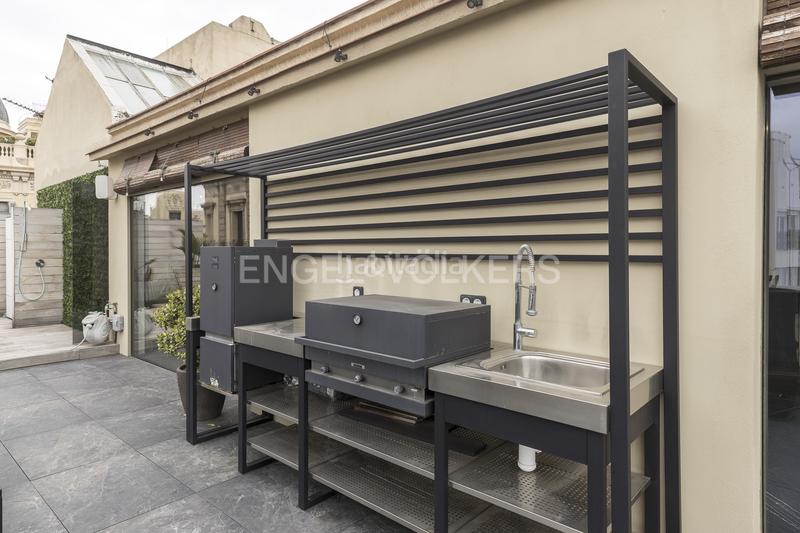 Foto 4ea5d727-4c80-4542-a4af-938db5d9c3a4. Alquiler apartamento ático temporal de diseño con vistas panorámicas a en Barcelona