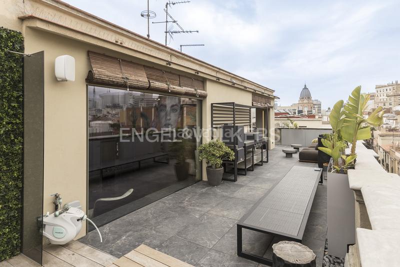 Foto ea152fc1-20fa-4c71-ab6a-01355628a2b5. Alquiler apartamento ático temporal de diseño con vistas panorámicas a en Barcelona