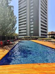 Rent Apartment in Diagonal Mar i el Front Marítim del Poblenou. Maravilloso piso alto con piscina, gimnasio y parking