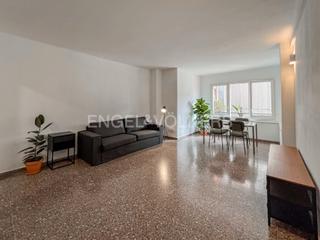 Rent Apartment in El Parc i la Llacuna del Poblenou. Amplio piso temporal
