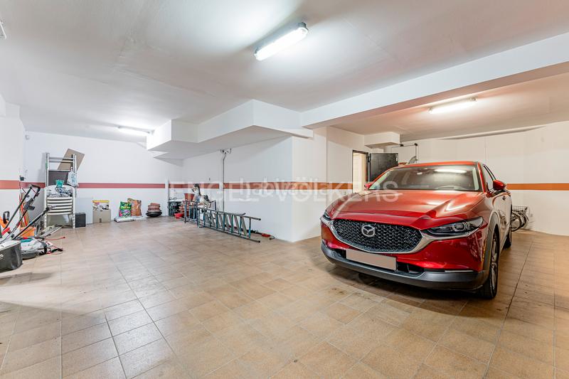 Foto 124af365-31a6-4392-bdf2-00a0606aa9d0. Casa con riscaldamento parcheggio in Mira-sol Sant Cugat del Vallès