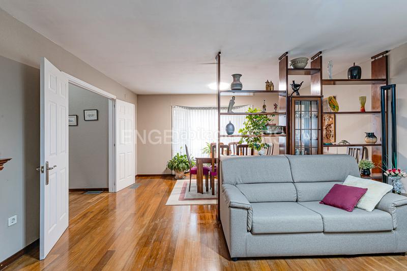 Foto 1dfa7ec1-9bdc-44fa-9cf2-125b841d3706. Casa con riscaldamento parcheggio in Mira-sol Sant Cugat del Vallès