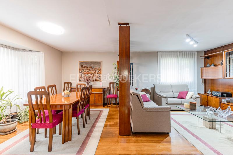 Foto 6f9b612b-5076-46f0-a5a8-ac366a586c2c. Casa con riscaldamento parcheggio in Mira-sol Sant Cugat del Vallès