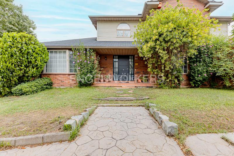Foto 7cde0787-f223-4493-996f-89e89851d8f5. Casa con riscaldamento parcheggio in Mira-sol Sant Cugat del Vallès