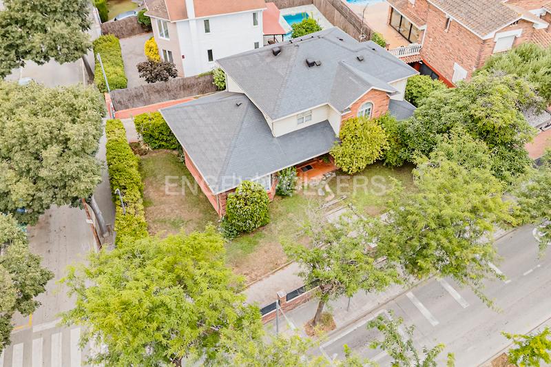 Foto 9ee11a51-52d9-4c8d-b018-69ba88748ec9. Casa con riscaldamento parcheggio in Mira-sol Sant Cugat del Vallès