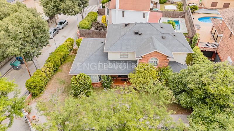 Foto d8cf9e7b-924e-40f3-8ded-88e566a56f12. Casa con riscaldamento parcheggio in Mira-sol Sant Cugat del Vallès