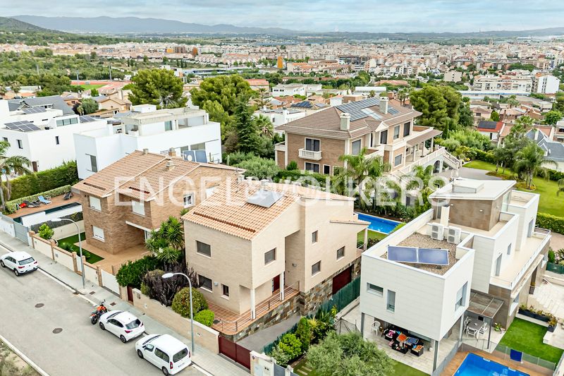 Foto e6180a75-4d81-48e0-aadd-6c8676f52475. Casa amb calefacció aparcament piscina a El Tancat-Mas d´en Gual Vendrell (El)