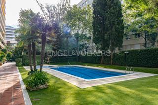 Lloguer Apartament a Pedralbes. Piso a estrenar para tres estudiantes con zona comunitaria en pe
