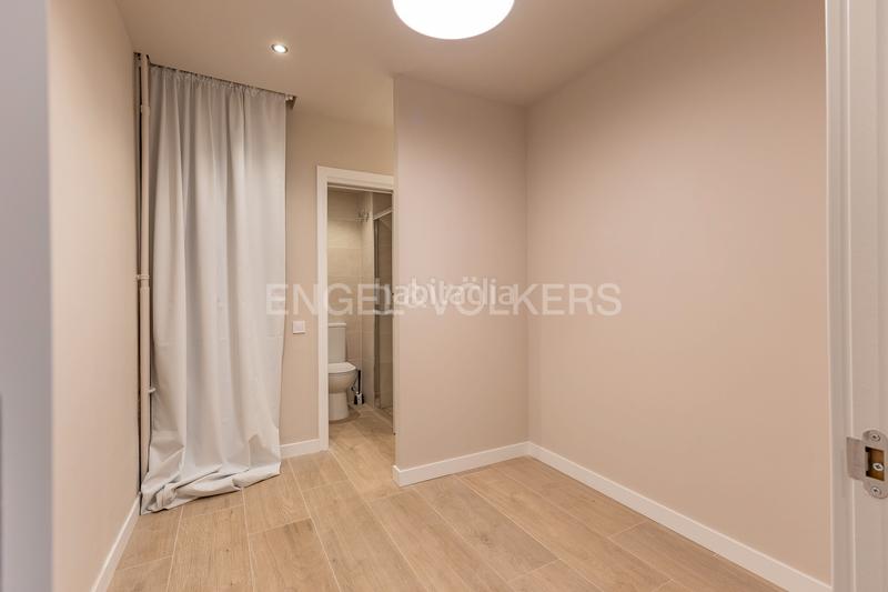 Foto 1d4f071a-8b16-45fc-a2d2-38272525fe7b. Lloguer apartament amb calefacció piscina a Pedralbes Barcelona