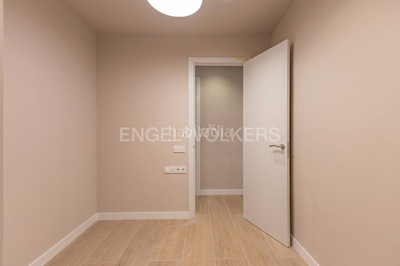 Foto 80de5ff3-a4d9-4e71-9ba2-cbf669091d6e. Miete appartement mit heizung pool in Pedralbes Barcelona