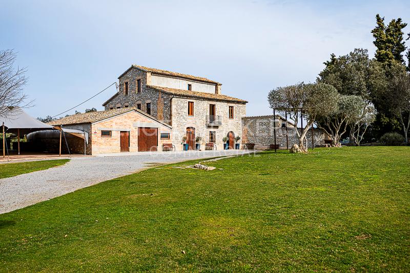 Foto 2823b463-7f5e-41a7-a392-0ab0efa0a4e4. Masia amb calefacció aparcament piscina a Calders