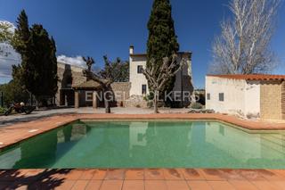 Casa a Catllar (El). Villa campestre de lujo con piscina privada y vistas panorámicas