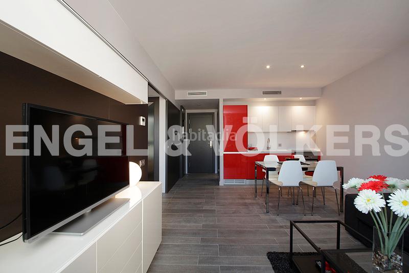 Foto 646c7ea5-7c14-4b52-abab-53c7df29e540. Alquiler apartamento moderno y funcional piso en la rambla temporal en Barcelona