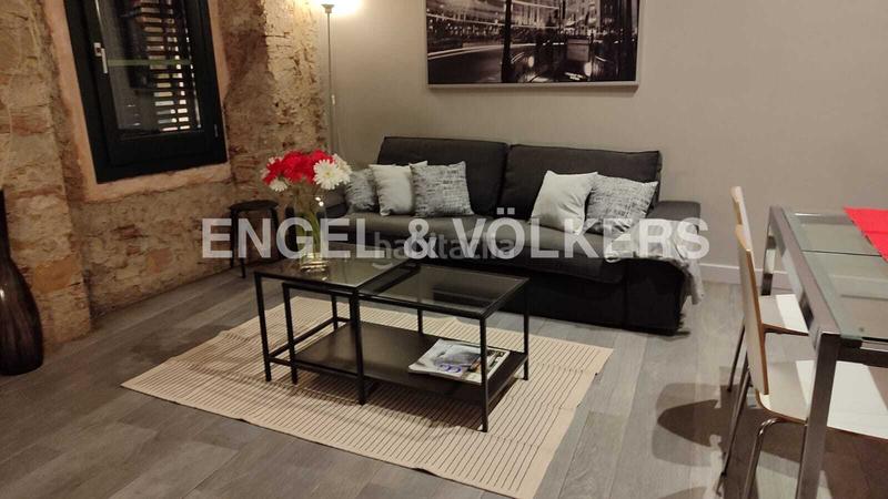 Foto b9b4a214-e24f-4d04-af0b-9d9c0992e61a. Alquiler apartamento moderno y funcional piso en la rambla temporal en Barcelona