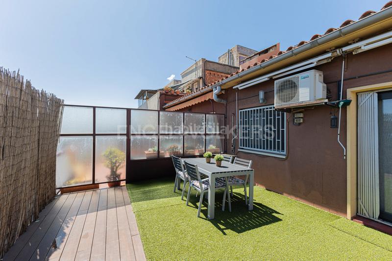 Foto e67819d6-3ae4-4ef6-91e4-076899761e34. Àtic amb calefacció a Sagrada Família Barcelona