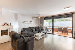 Maison jumelée à Tres Torres. Casa cómoda, espaciosa y con piscina en tres torres