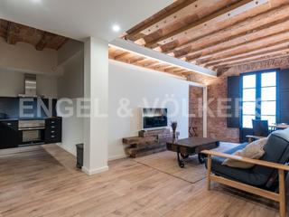 Lloguer Apartament a Raval. Acogedor piso en el corazón de ciutat vella con piscina