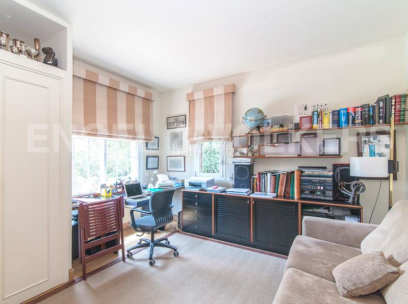 Foto 053e3c45-74fb-453c-9520-edf5ac858265. Casa con riscaldamento parcheggio piscina in Vallvidrera - Tibidabo - Les Planes Barcelona