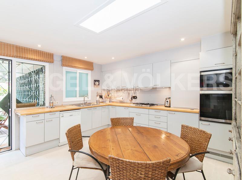 Foto 1211df5f-3ce7-4bfc-b853-b203757d632e. Casa con riscaldamento parcheggio piscina in Vallvidrera - Tibidabo - Les Planes Barcelona