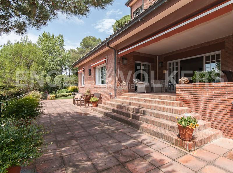 Foto 554f8e04-e10a-4c3c-b849-235b72603e66. Casa con riscaldamento parcheggio piscina in Vallvidrera - Tibidabo - Les Planes Barcelona