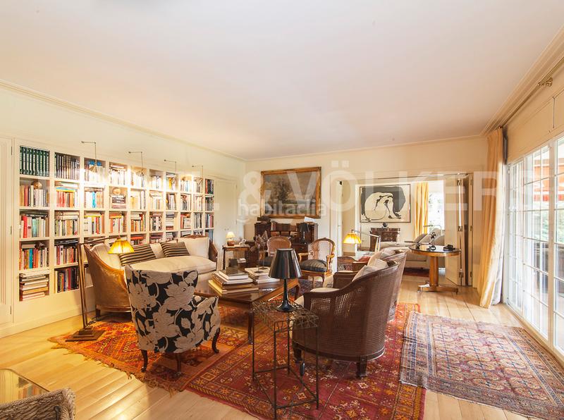 Foto b41ac42d-14dc-40ce-95b0-ed461ae0e472. Casa con riscaldamento parcheggio piscina in Vallvidrera - Tibidabo - Les Planes Barcelona