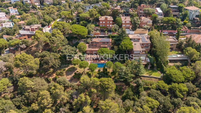 Foto bf7a1b53-5406-45dc-ae03-96f2ea980262. Casa con riscaldamento parcheggio piscina in Vallvidrera - Tibidabo - Les Planes Barcelona