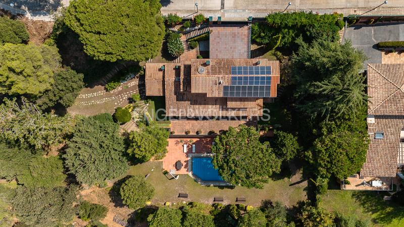 Foto d892eb30-54ff-4cd5-9081-ca2588da4538. Casa con riscaldamento parcheggio piscina in Vallvidrera - Tibidabo - Les Planes Barcelona