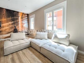 Rent Semi detached house in Baix Guinardó. Espectacular casa nueva a estrenar con jardín