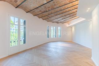 Alquiler Apartamento en Sagrada Família. Precioso piso de obra nueva en eixample dreta larga duración