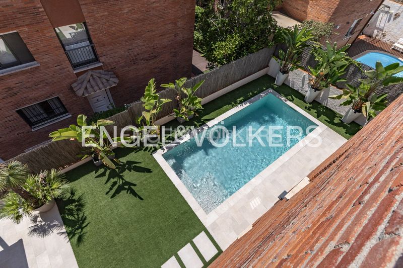 Foto 055f6601-7642-4909-87df-5b2f8f876b80. Casa amb calefacció aparcament piscina a Califòrnia-Santa Madrona Masnou (El)
