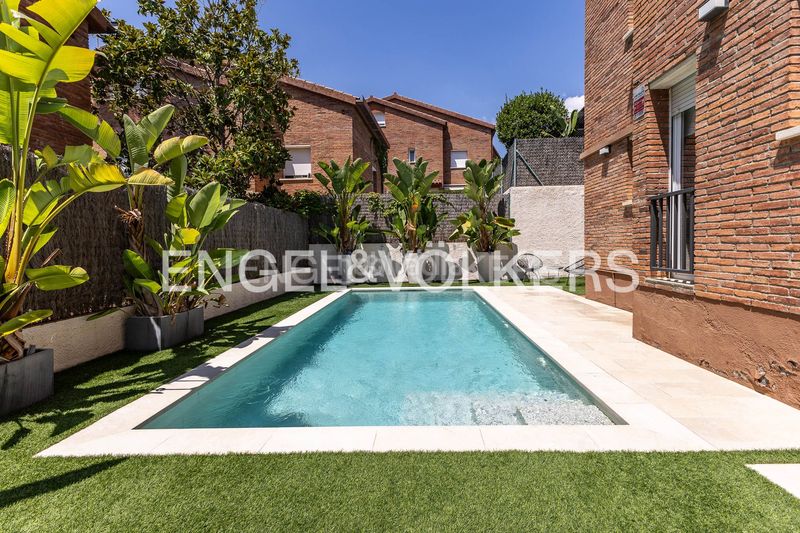 Foto 56e2dbf9-e539-454d-9a51-bf2b0a71a83c. Casa amb calefacció aparcament piscina a Califòrnia-Santa Madrona Masnou (El)