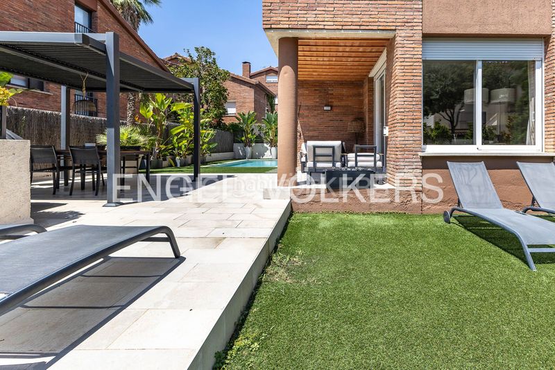 Foto 704cae9a-5ede-4e46-a1b5-7919e22a3be6. Casa amb calefacció aparcament piscina a Califòrnia-Santa Madrona Masnou (El)
