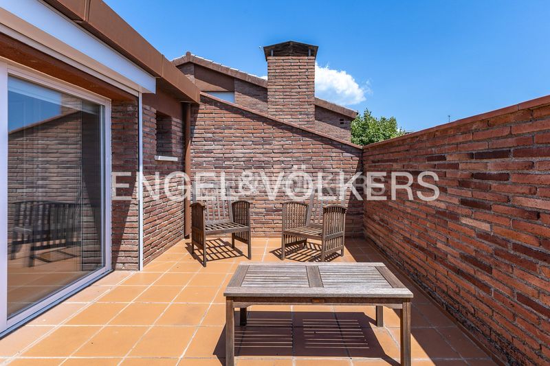 Foto 984cdc3d-6691-4696-a50f-a9ed3e758900. Casa amb calefacció aparcament piscina a Califòrnia-Santa Madrona Masnou (El)