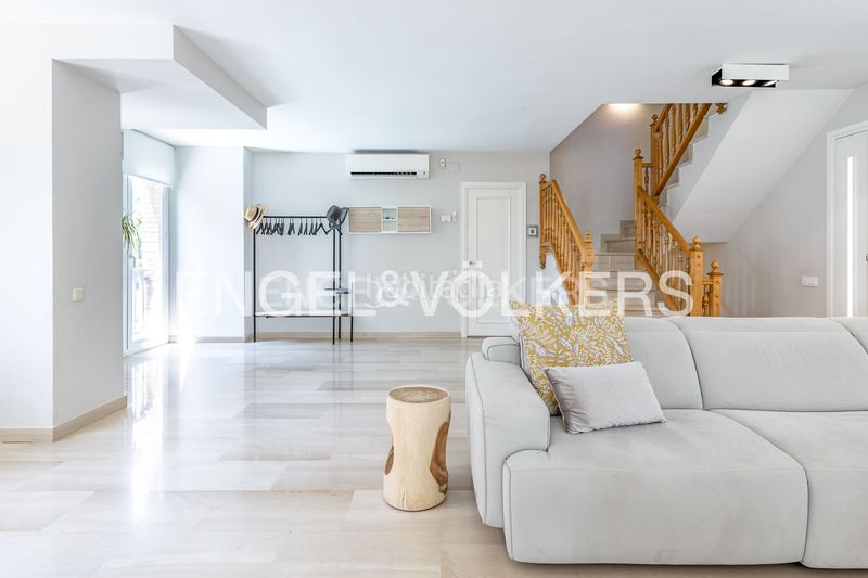 Foto af99851a-f8aa-491b-ba3e-608f9b0c0562. Casa amb calefacció aparcament piscina a Califòrnia-Santa Madrona Masnou (El)