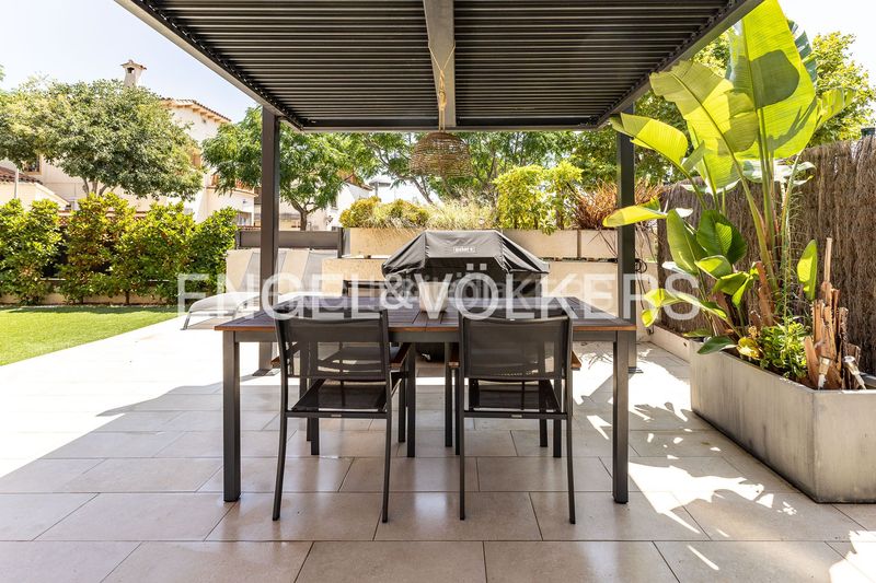 Foto b280c18c-7b91-402d-9d0b-dfeaecd42bfb. Casa amb calefacció aparcament piscina a Califòrnia-Santa Madrona Masnou (El)