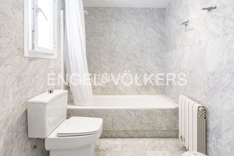 Foto bc211acf-4d72-42ae-8ad8-0b0ada871f91. Casa amb calefacció aparcament piscina a Califòrnia-Santa Madrona Masnou (El)