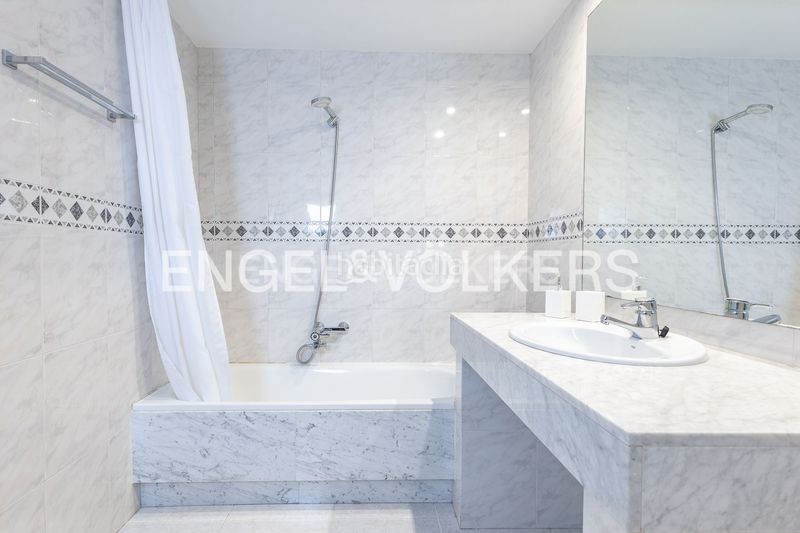 Foto bd827d87-7e80-427d-bca4-5d9a232a0158. Casa amb calefacció aparcament piscina a Califòrnia-Santa Madrona Masnou (El)