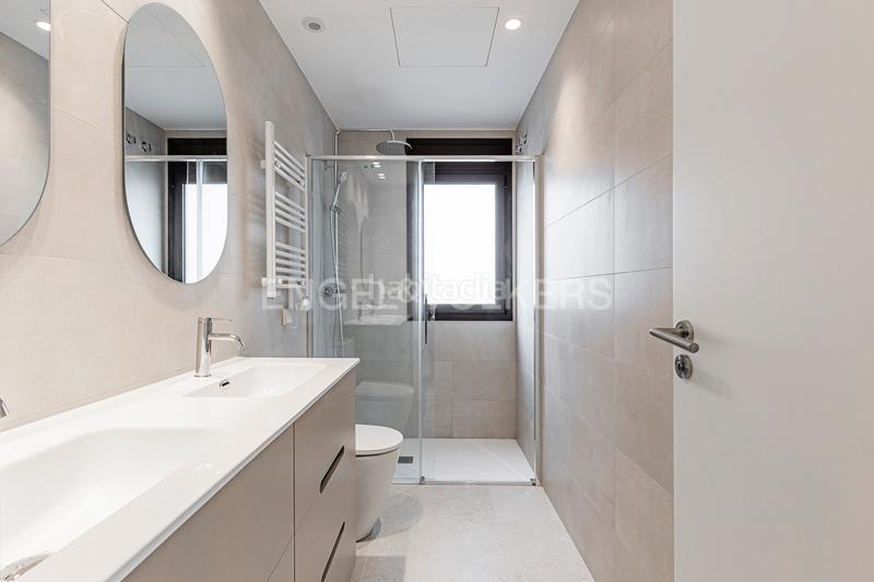 Foto c0e13a19-01dd-4acd-a8d3-d826763a3349. Casa viviendas unifamiliares con excelentes vistas al mar en Coma-ruga