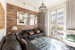 Appartement in Dreta de l´Eixample. Alto y comodo apartamento en la calle provença
