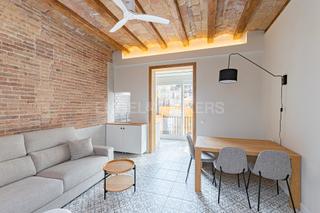 Alquiler Apartamento en Dreta de l´Eixample. Espectacular piso de alquiler temporal, reformado con encanto y